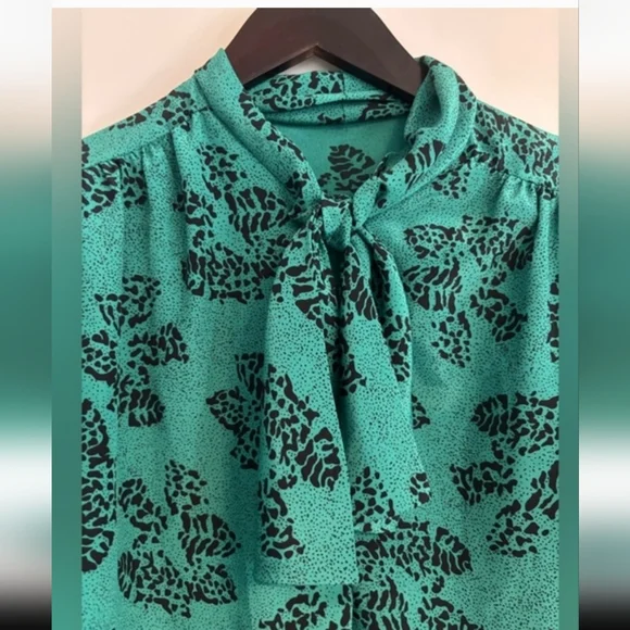 Vintage Blouse Tie Neck Secretary Pussybow Leopard Emerald Green Puff Sleeve S M - Picture 5 of 7